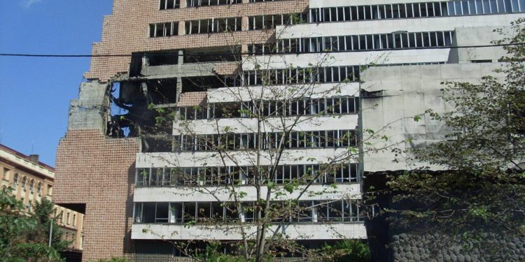 Βελιγράδι: Από τα καφέ του Δούναβη στα κτίρια-φαντάσματα του 1999