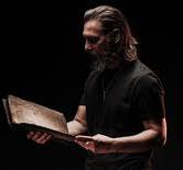 Ο heavy metal γιατρός του ΕΣΥ που ψέλνει σε μοναστήρια και ασθενείς