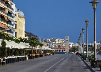 Μιλάει ο γιος του 75χρονου που πνίγηκε, ενώ έτρωγε: «Δεν πρόλαβε κανείς να τον σώσει»