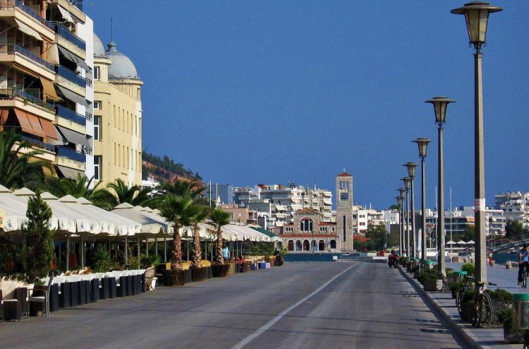 Μιλάει ο γιος του 75χρονου που πνίγηκε, ενώ έτρωγε: «Δεν πρόλαβε κανείς να τον σώσει»