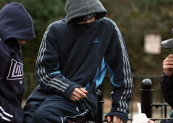 Ανήλικοι σκορπούσαν τον τρόμο σε συνομηλίκους τους – Απειλούσαν & λήστευαν χρησιμοποιώντας και σουγιά