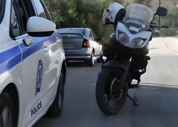 “Τριπλέτα” απατεώνων έκανε …αφαίμαξη σε ηλικιωμένους – Πως την “πάτησε” γυναίκα σε χωριό της Θεσσαλίας