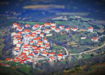Αυτά είναι τα δυο χωριά της Θεσσαλίας… “δίδυμες καρδιές” που μοιάζουν σαν αδερφάκια
