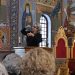Η πρώτη θεία λειτουργία στη νοηματική σε εκκλησία της Θεσσαλίας (ΕΙΚΟΝΕΣ – ΒΙΝΤΕΟ)