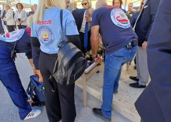 Κατέρρευσε στρατιώτης στην παρέλαση του Βόλου – Δείτε εικόνες