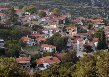 Καρυά: Απόδραση στο τηλεοπτικό «Κολοκοτρωνίτσι» – Το μαγευτικό χωριό της ορεινής Αργολίδας