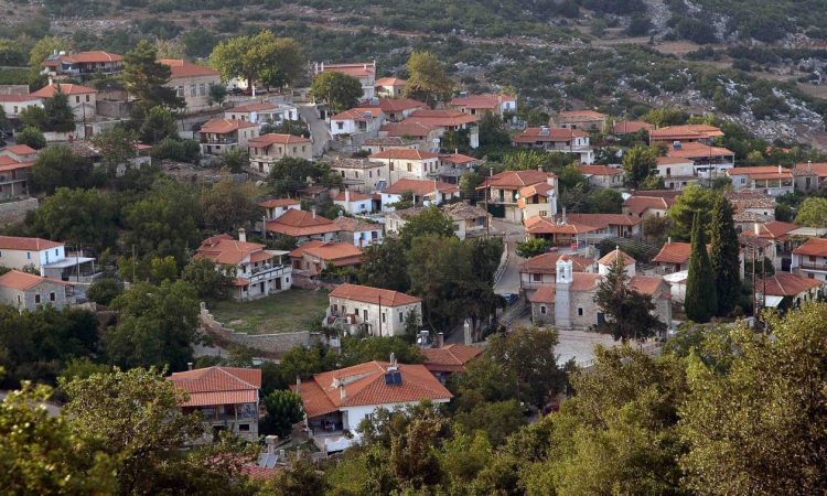 Καρυά: Απόδραση στο τηλεοπτικό «Κολοκοτρωνίτσι» – Το μαγευτικό χωριό της ορεινής Αργολίδας