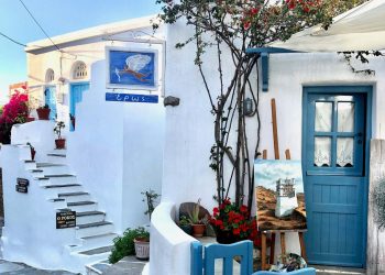 Τήνος: Από τη χάρη της Παναγίας στην τέχνη του μαρμάρου – Οι γεύσεις, οι παραλίες και τα χωριά