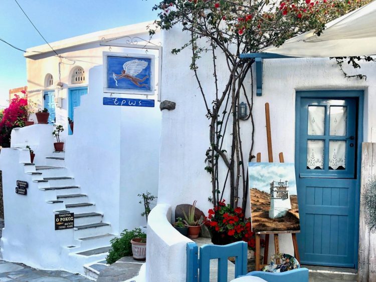 Τήνος: Από τη χάρη της Παναγίας στην τέχνη του μαρμάρου – Οι γεύσεις, οι παραλίες και τα χωριά