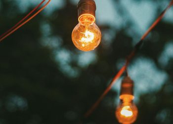Ρεύμα: Επιστροφή τιμών ηλεκτρικής ενέργειας στα προ κρίσης επίπεδα στην Ελλάδα
