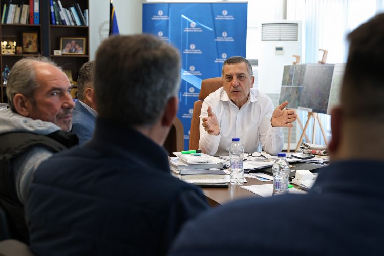 Επιστολή Δημ. Κουρέτα στο ΥΠΑΑΤ για την αναθεώρηση της νομοθεσίας αδειοδότησης σταβλικών εγκαταστάσεων φορέων εμπορίας ζώντων ζώων