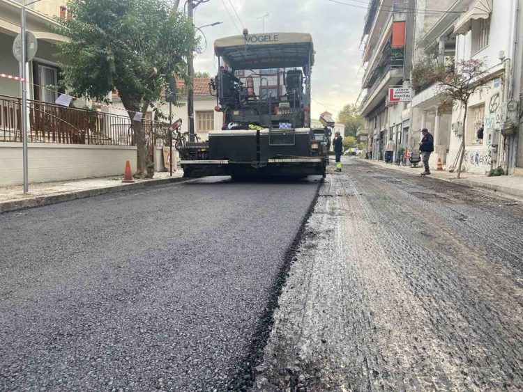 Ασφαλτος και στην οδό Βύρωνος από τον Δήμο Τρικκαίων