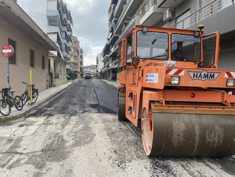 Ασφαλτος και στην οδό Κανάρη από τον Δήμο Τρικκαίων
