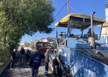 Ασφαλτος και στις οδούς Μαβίλη & Ελλης από τον Δήμο Τρικκαίων