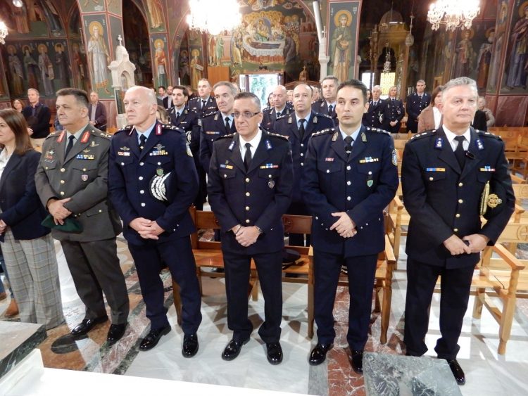 Οι Τρικαλινοί και Θεσσαλοί αστυνομικοί τίμησαν τον Προστάτη Άγιο τους