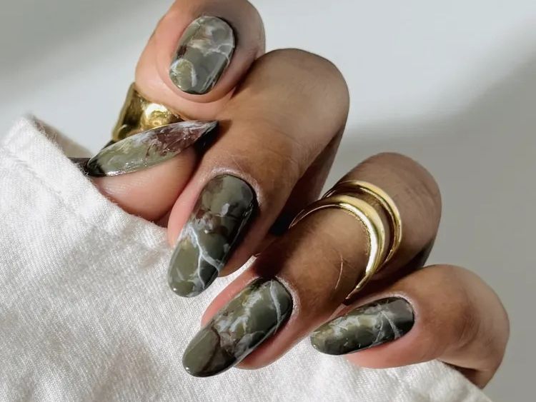 Πράσινο manicure: Το χρώμα που αποπνέει ισορροπία και εσωτερική γαλήνη -6 nail arts για να διαλέξεις