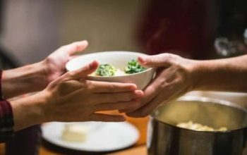 Τι να αποφύγεις μετά τις 10 μ.μ. για να μην παχαίνεις και να κοιμάσαι καλά