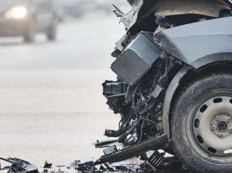 Τροχαίο, ευτυχώς μόνο με υλικές ζημιές (ΔΕΙΤΕ ΕΙΚΟΝΕΣ)