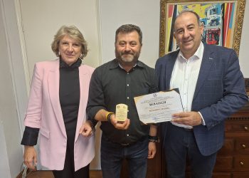 Επίσκεψη του Καθηγητή του Πανεπιστημίου Ιωαννίνων κ. Θεόδωρου Θάνου στα γραφεία της Διεύθυνσης Δευτεροβάθμιας Εκπαίδευσης Τρικάλων   