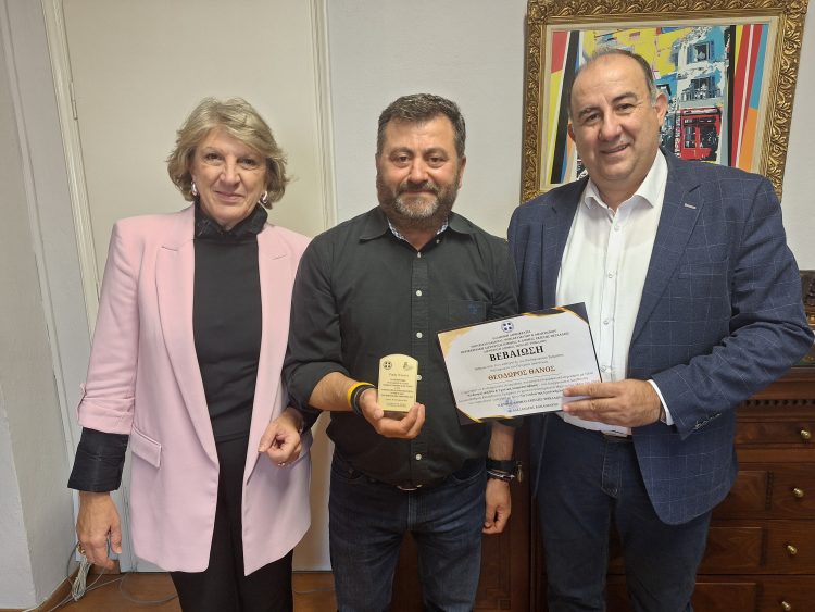 Επίσκεψη του Καθηγητή του Πανεπιστημίου Ιωαννίνων κ. Θεόδωρου Θάνου στα γραφεία της Διεύθυνσης Δευτεροβάθμιας Εκπαίδευσης Τρικάλων   