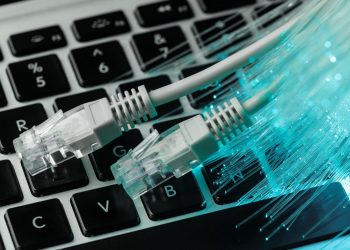 Το χάσμα της συνδεσιμότητας: Γιατί 3,1 δισ. άνθρωποι μένουν εκτός διαδικτύου;