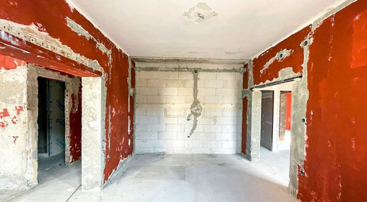 Έρχεται πρόγραμμα ανακαίνισης και ενεργειακής αναβάθμισης για σπίτια 30ετίας με επιδότηση έως 80% (βίντεο)