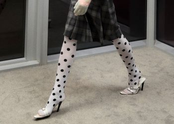 Οι 5 τάσεις στα καλσόν που μεταφέρουν το «fashion παιχνίδι» στα πόδια σου