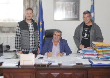 Υπογράφηκε η ανακατασκευή πεζοδρομίων στη Φήκη