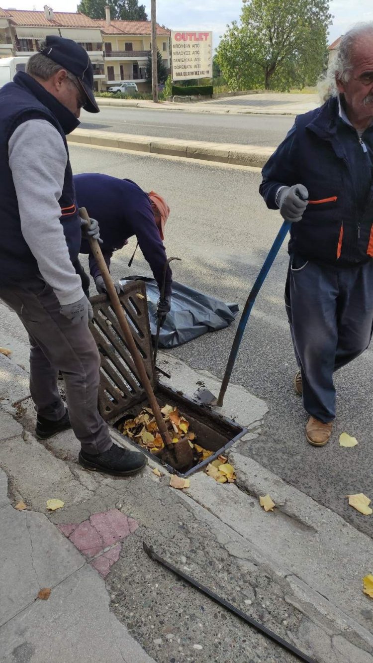 Δήμος Μετεώρων: Καθαρισμός φρεατίων και σχαρών από τα συνεργεία καθαριότητας