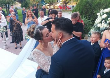 Ο υπέρλαμπρος γάμος της Κατερίνας Μπαταγιάννη και του Αντώνη Πολυκρέτη