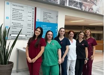 Το ΓΝΤ «φοράει» ροζ κορδέλα και ρίχνεται στον αγώνα ενάντια στον καρκίνο του μαστού