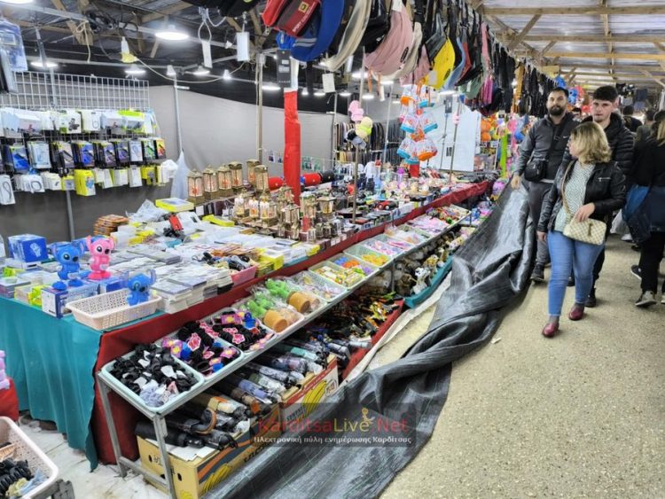 Αναστάτωση στην εμποροπανήγυρη Καρδίτσας – επαγγελματίες έκλεισαν ξαφνικά τα παραπήγματά τους, ενώ οι επισκέπτες προσπαθούσαν να προβούν σε αγορές! (ΕΙΚΟΝΕΣ)