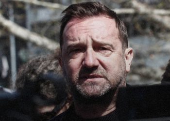 Πλακιάς: Τα παιδιά μας δεν έπεσαν υπέρ πατρίδας, η πατρίδα τα σκότωσε. Αν σβήσουν τα ονόματά τους, θα τα ξαναγράψω
