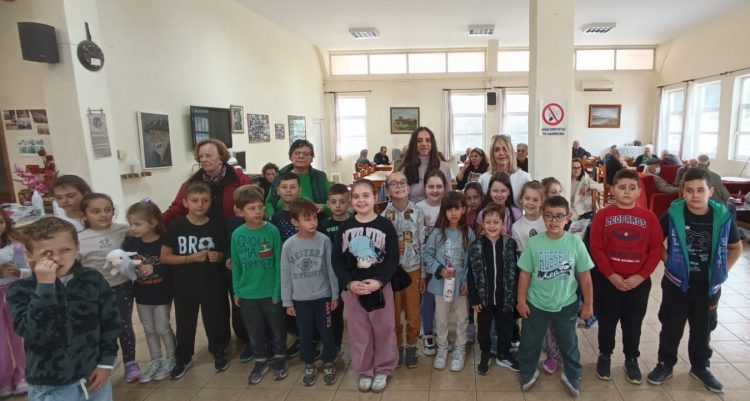 Δώρα, αγάπη και κέφι με το 12ο Δημοτικό Σχολείο Τρικάλων στο Στ΄ ΚΑΠΗ του Δ. Τρικκαίων