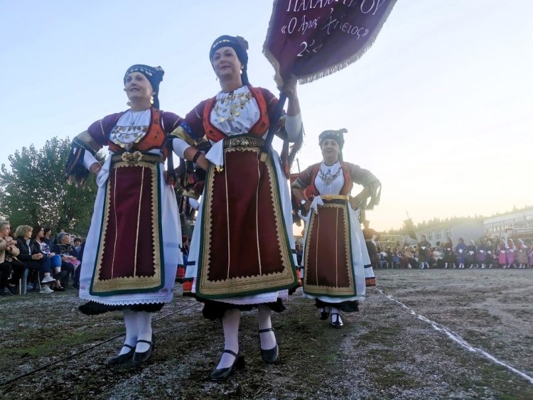Καραγκούνικη παράδοση σε μεγάλο καμπίσιο πανηγύρι στα Τρίκαλα