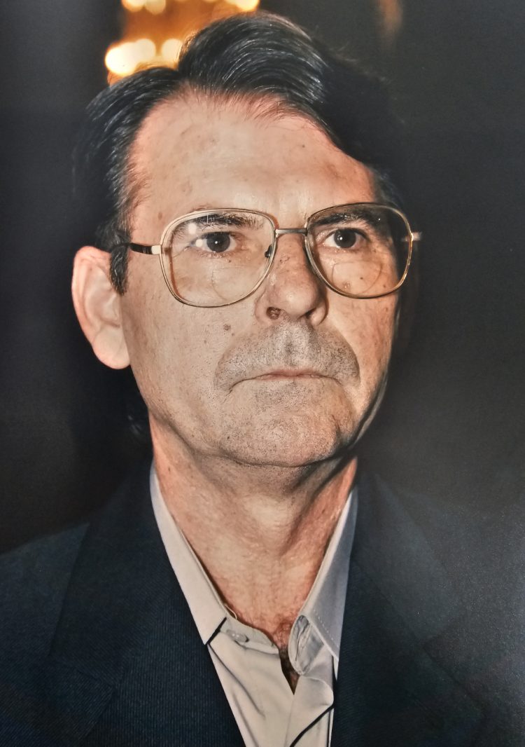 Απεβίωσε ο Χρήστος Μάνθος