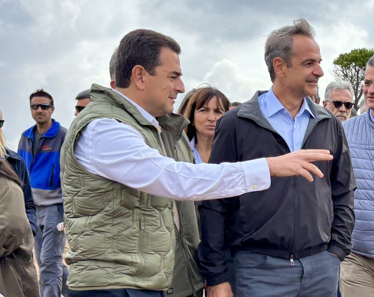 Στο πλευρό του Μητσοτάκη ο Σκρέκας, σε έργα περιβάλλοντος και ανάπτυξης
