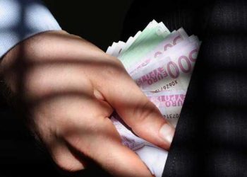 Πουλούσε «γνωριμίες» για γρήγορη σύνταξη – Πώς 24 άτομα έχασαν τις οικονομίες τους