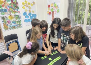 Μαθαίνουν Μαθηματικά Διασκεδάζοντας οι μικροί μαθητές των Τρικάλων