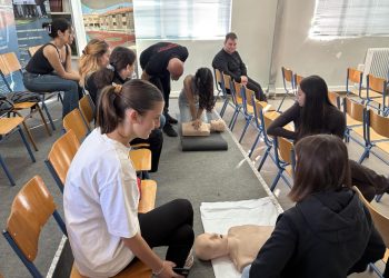 Μαθητές της Καλαμπάκας μαθαίνουν να σώζουν ζωές