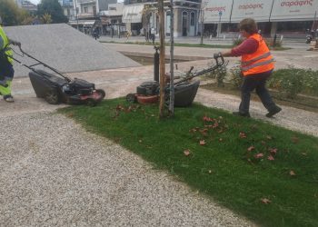 Ευπρεπισμός της κεντρικής πλατείας Τρικάλων εν όψει εθνικής επετείου