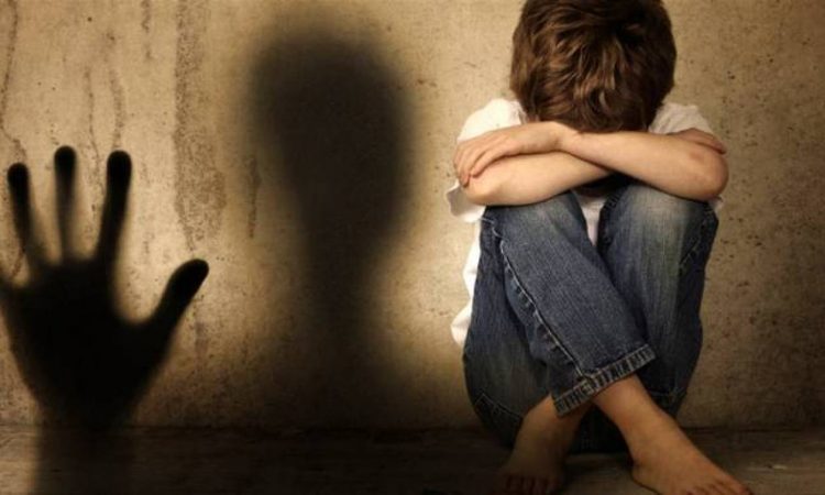 Σοκ και αποτροπιασμός – 63χρονος προσέγγιζε ανήλικα με δώρα και μηνύματα – Απόφαση – «καταπέλτης» από το δικαστήριο