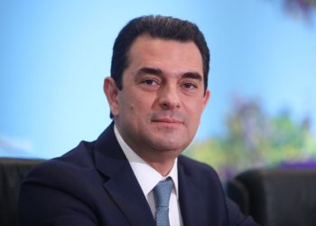 Σκρέκας: Το Μνημείο του Άγνωστου Στρατιώτη ανήκει σε όλους τους Έλληνες – όχι σε κόμματα ή κοινωνικές ομάδες