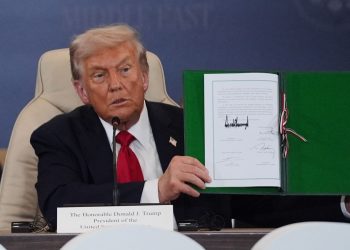 Explainer: Τι είναι οι Συμφωνίες του Αβραάμ, γιατί ο Τραμπ ζήτησε επέκταση και κατά πόσο γίνεται