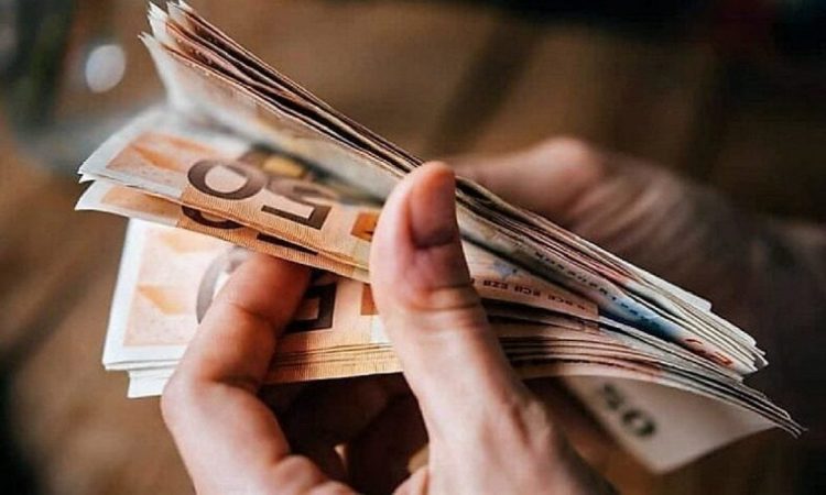Voucher 800 ευρώ: Άνοιξε η πλατφόρμα για τις αιτήσεις