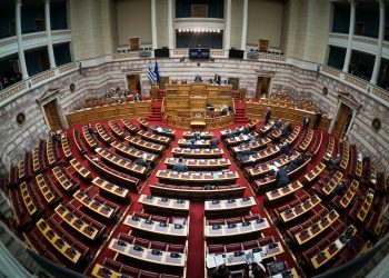 ΥΠΕΚΑ Ν. Κεραμέως: Με ευρεία πλειοψηφία υπερψηφίστηκαν τα μισά άρθρα του εργασιακού νομοσχεδίου παρά τις μεγάλες κοινοβουλευτικές αντιδράσεις