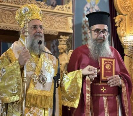 Από την αστυνομική στολή στο ιερό πετραχήλι – Η χειροτονία του π. Χρυσοστόμου Πλακιά στην Πύλη Τρικάλων