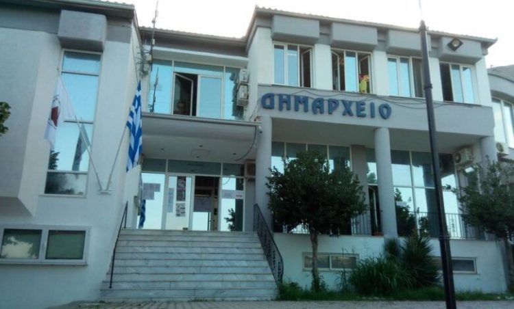 Γιατί δεν συνεδρίασε σήμερα, όπως ήταν προγραμματισμένο, το Δημοτικό Συμβούλιο Φαρκαδόνας