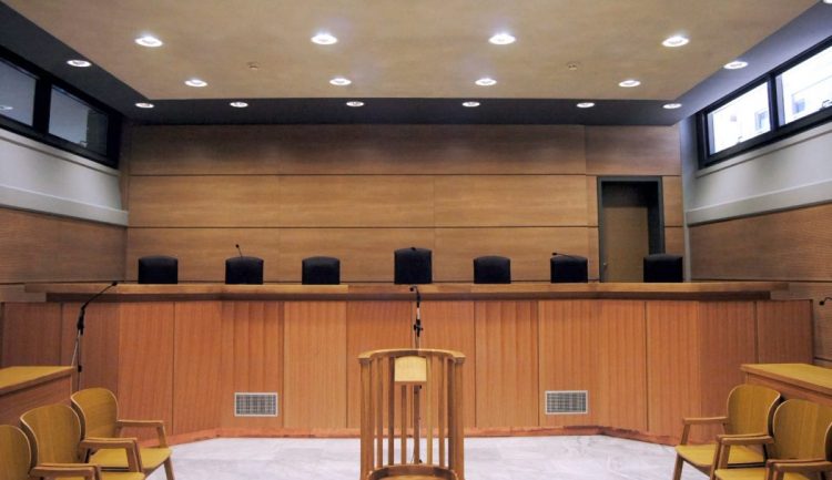 Δίκη Τεμπών: Βαρύς ο πέλεκυς της Δικαιοσύνης σε 60χρονο που έβγαλε φωτογραφία μέσα στο δικαστήριο!
