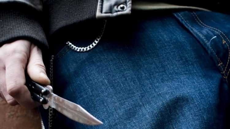 Νέα επίθεση σε ανήλικο: Δύο μαυροντυμένοι απείλησαν με μαχαίρι 15χρονο για να του κλέψουν το ηλεκτρικό πατίνι!